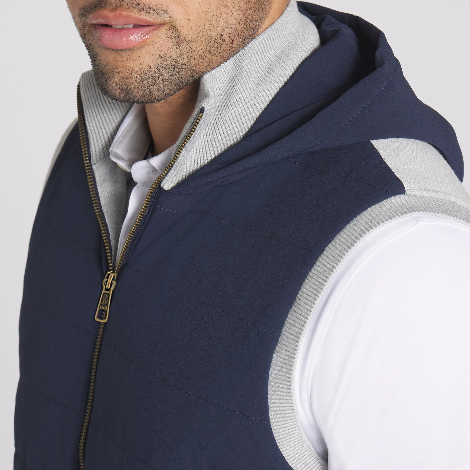 Clubhouse Hybrid Golf Vest - Image 3